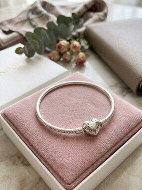 PANDORA Heart Clasp Bangle Bracelet - Stunning & Timeless